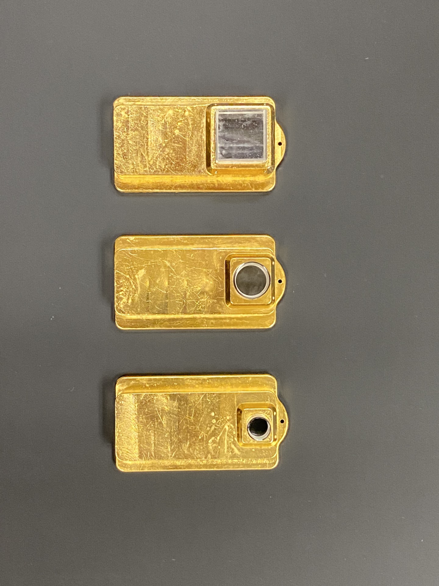 Interchangeable apertures permit selection of appropriate spot size for intense pulsed light delivery.